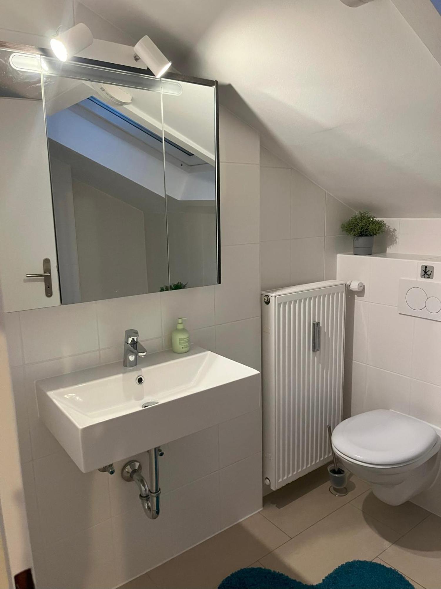 Helle, Ruhige Ferienwohnung Mit Balkon Bad Tölz Exteriör bild
